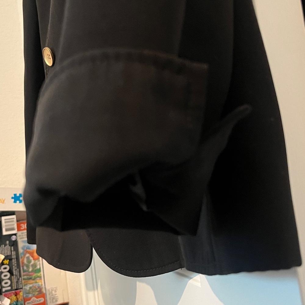 Tahari Black and Gold Blazer with Notched Lapel - Picture 10 of 10